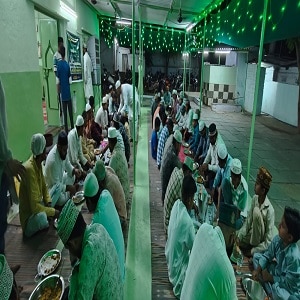 public eating in masjid